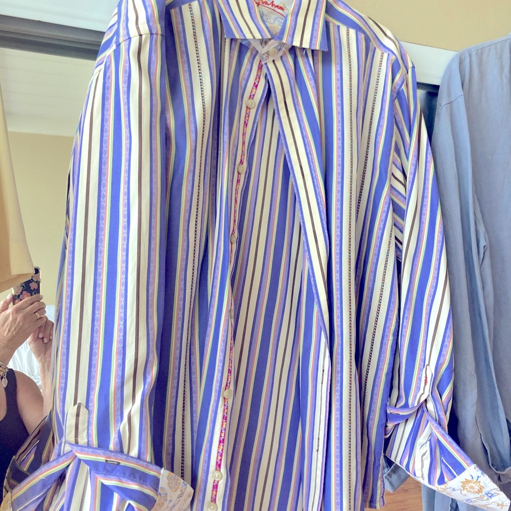 Like New Robert Graham